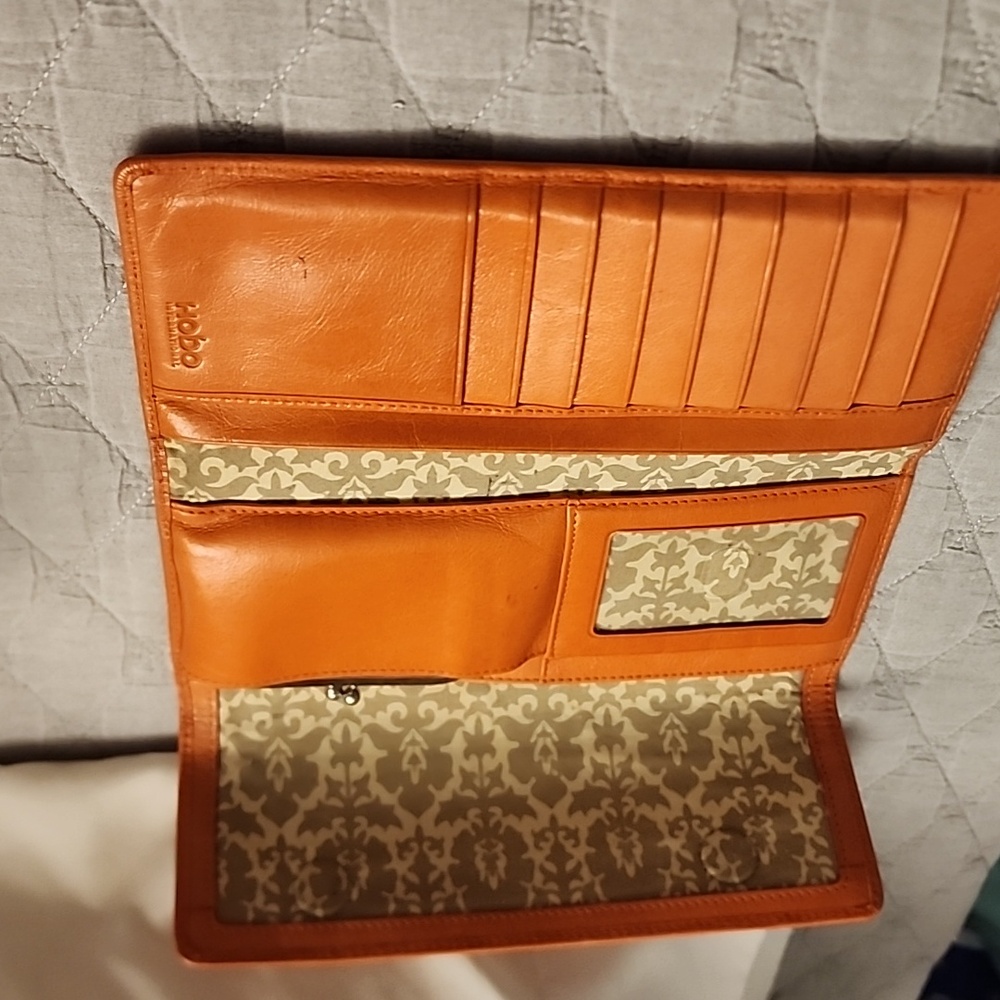 HOBO INTERNATIONAL TRIFOLD SADIE WALLET WITH COINPURSE